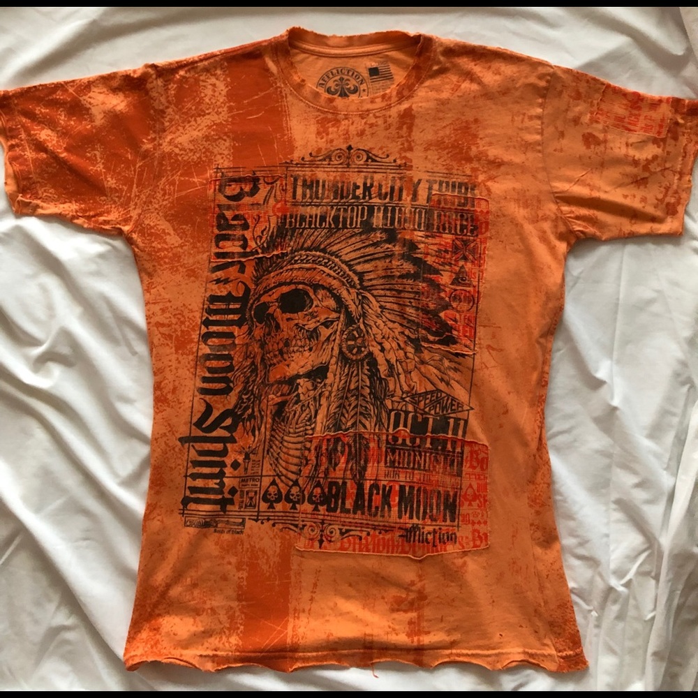 Men’s t shirt, wore 2 times. Very nice condition.